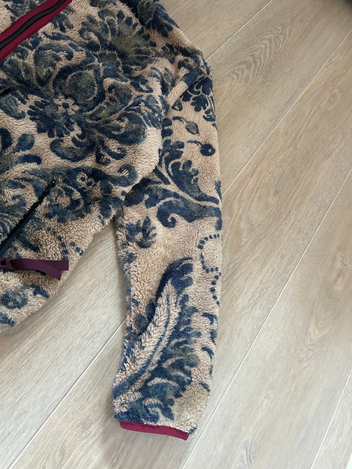 캐피탈 다마스크 패턴 마리아 플리스 집 블루종 베이지 상품이미지3