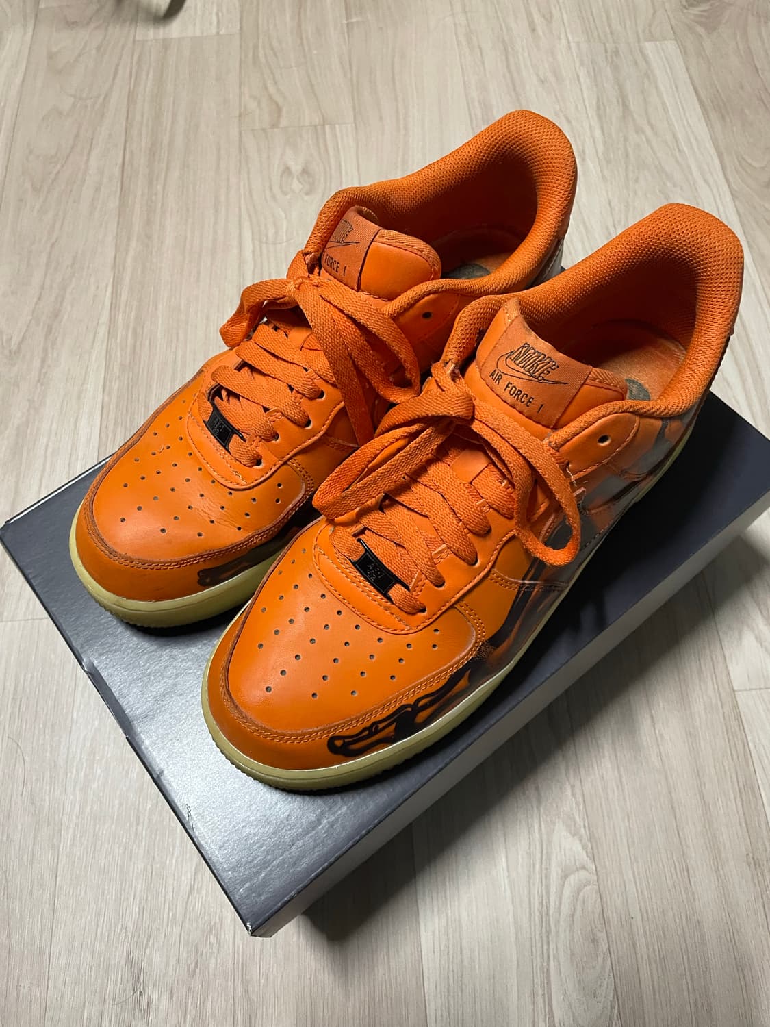 나이키 에어포스1 스켈레톤 오렌지 할로윈 상품이미지1