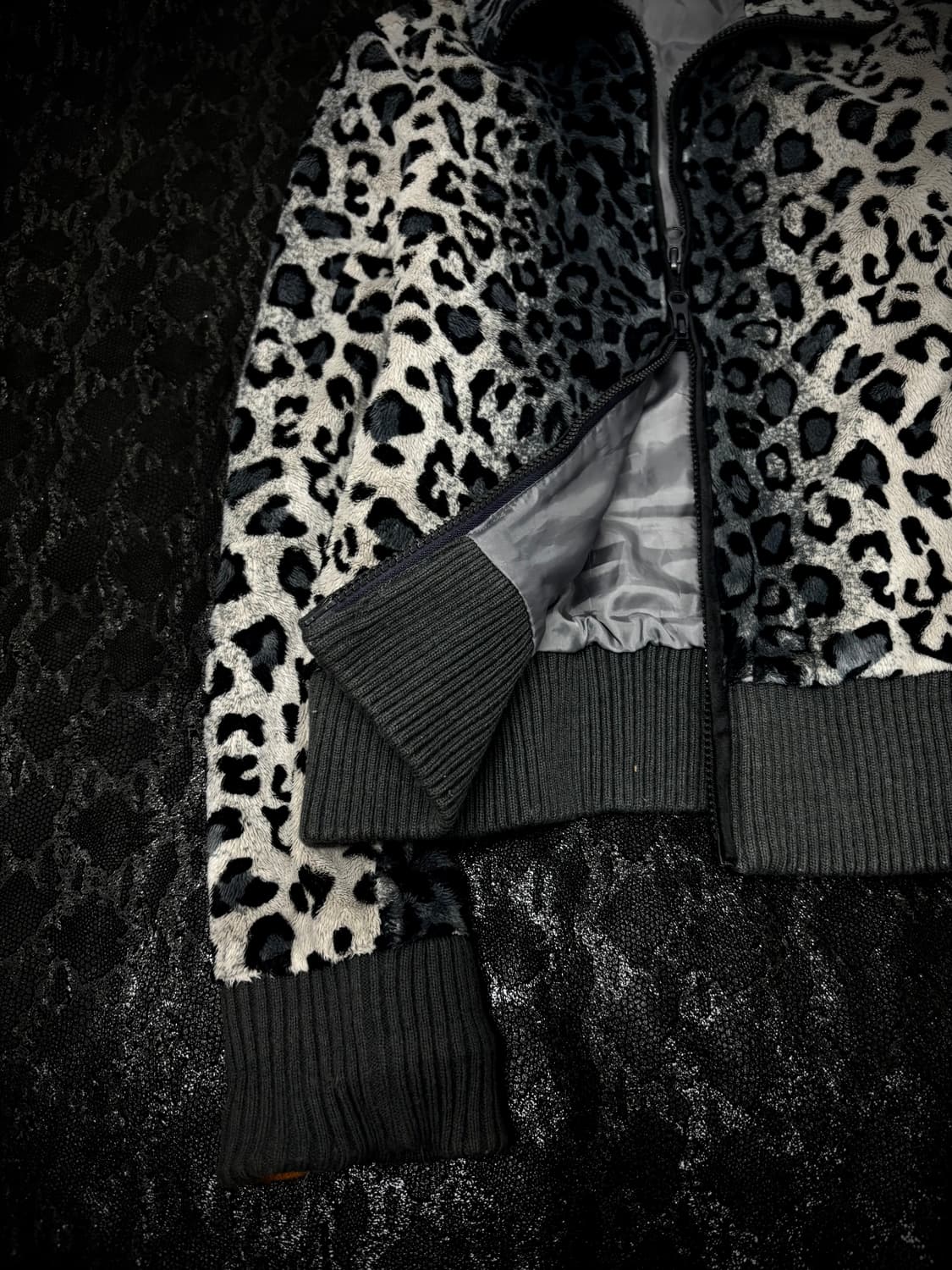 “Vintage” Black Leopard 2-way Fleece Zip 상품이미지2