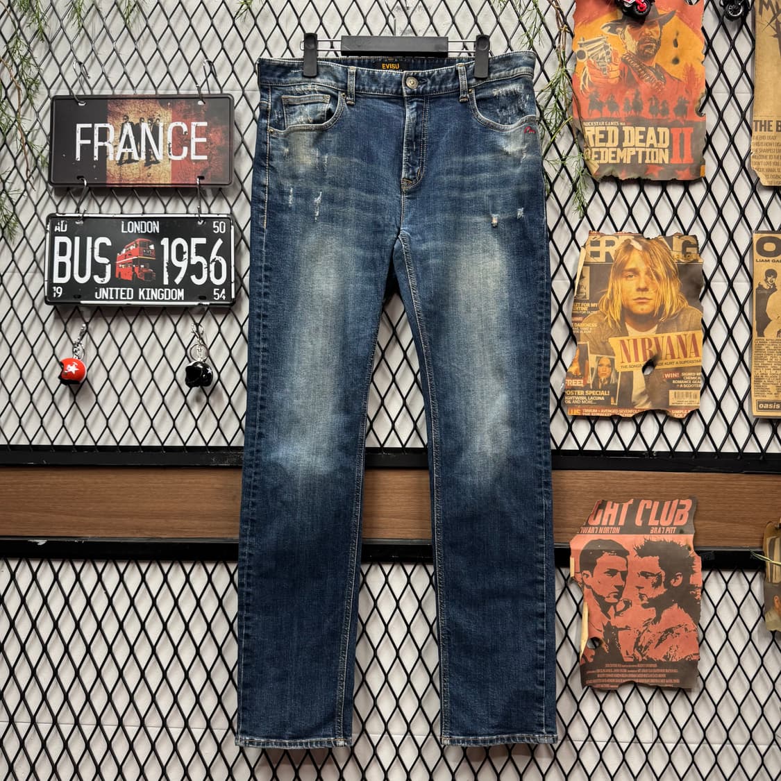 에비수 슬림핏 워싱 데님 팬츠 후면 갈매기 로고 포인트 중청 상품이미지2