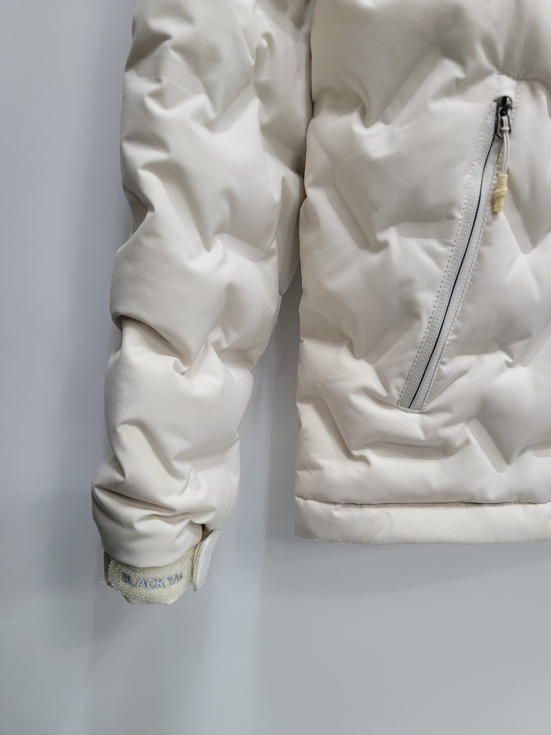 블랙야크 히말라야 오리지날 심리스 에어탱크 라이트 다운 패딩 / 95 남 상품이미지4