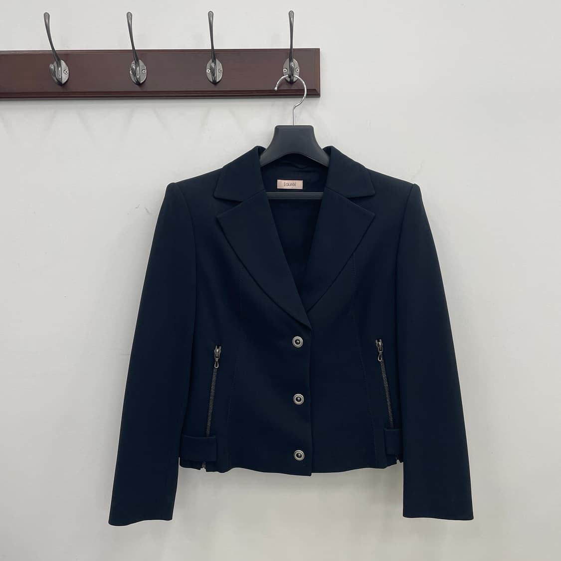 로렐 정규 블랙 크롭 블레이저 상품이미지1