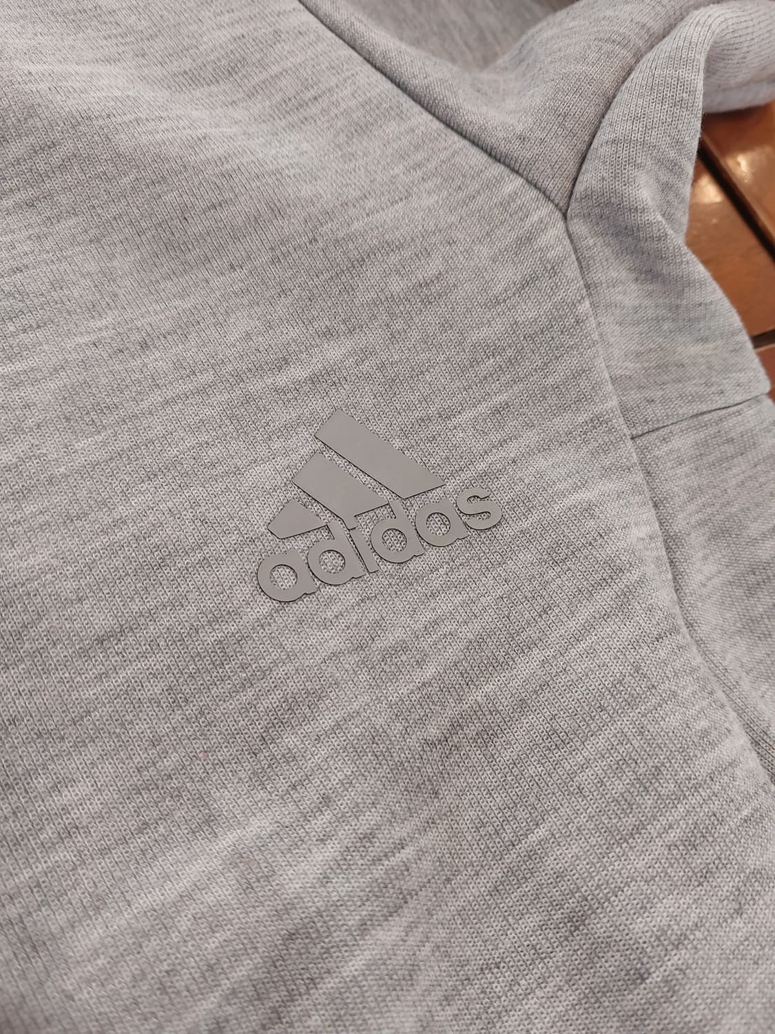아디다스 폴리 그레이 맨투맨  H&M 차콜 오버사이즈 스웻셔츠  상품이미지3