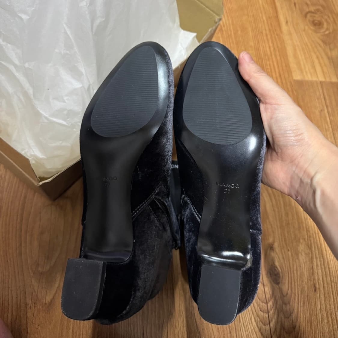 MANGO 벨벳 앵클부츠 챠콜 상품이미지2