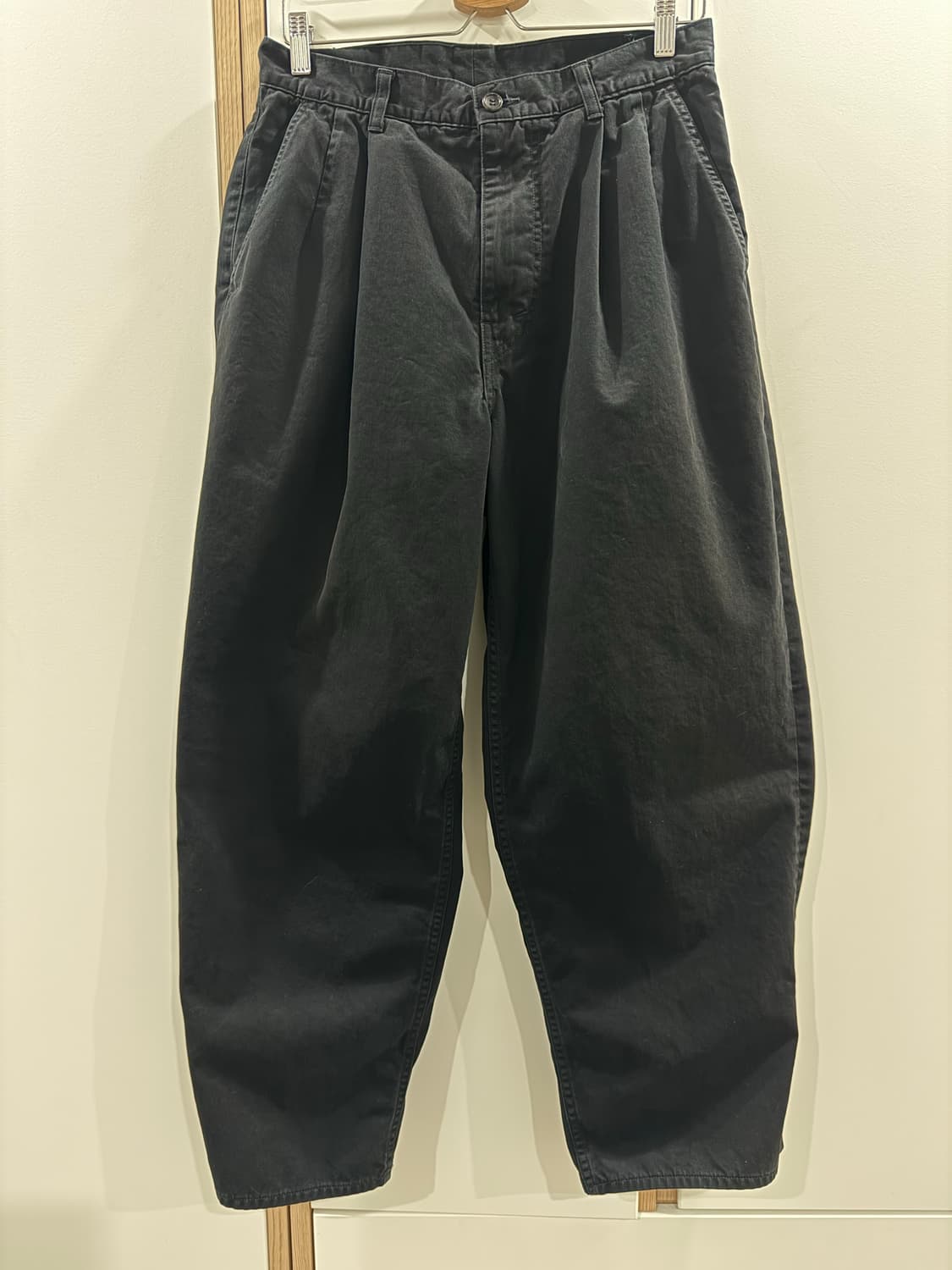 그라프페이퍼 graphpaper 투턱 치노팬츠 블랙 1사이즈 상품이미지1