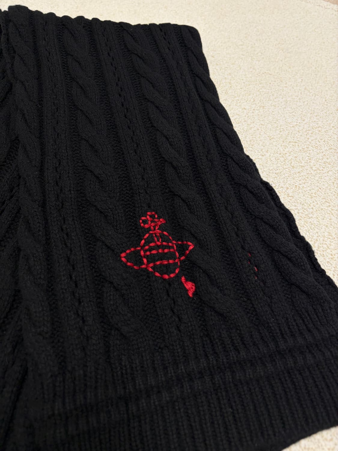 비비안웨스트우드 케이블 스티치 머플러 블랙 상품이미지3