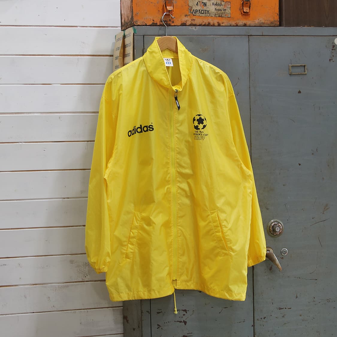 (착용컷) 아디다스 바람막이 자켓 (남성용 110) 상품이미지1