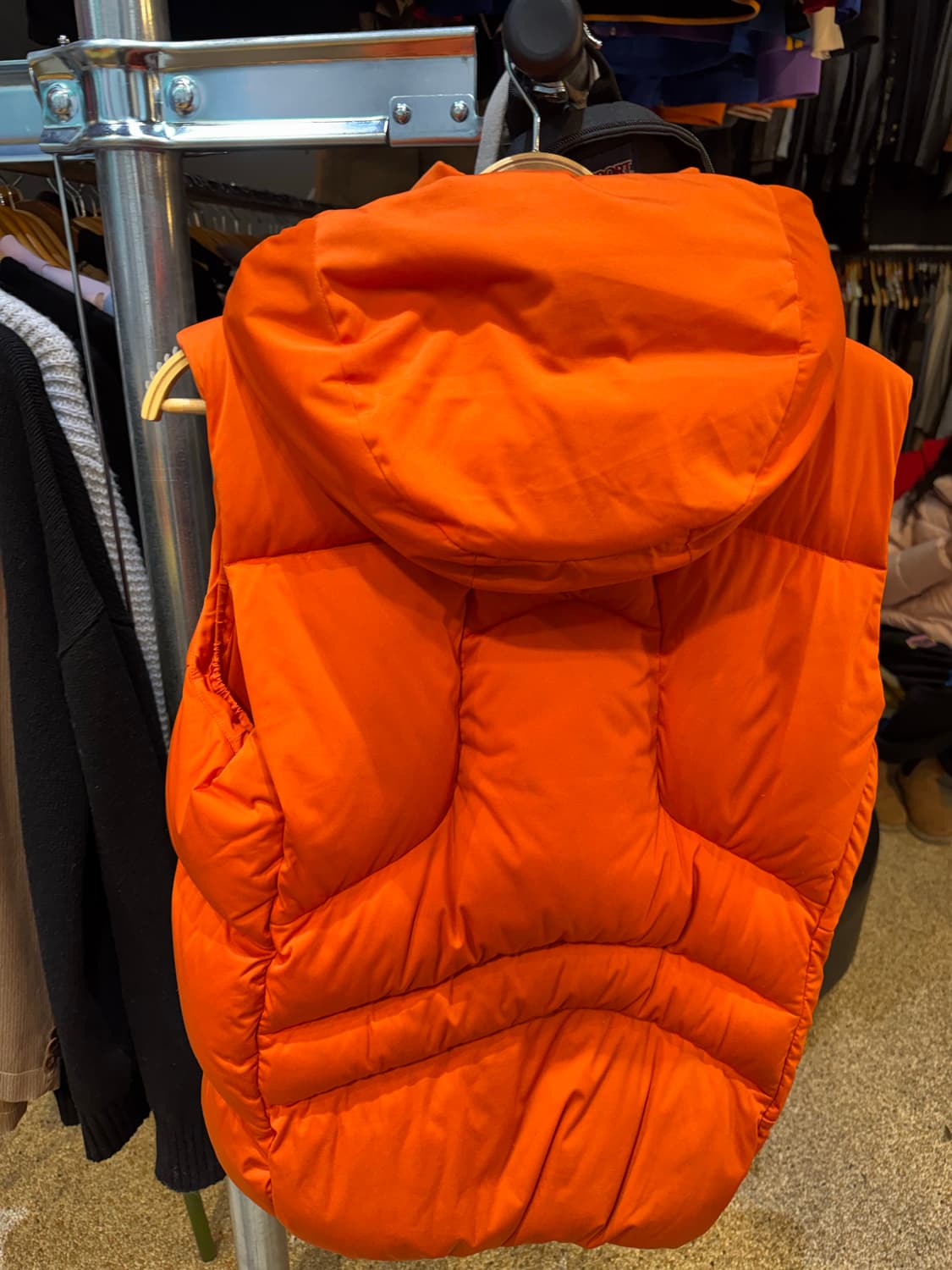 살로몬 패딩조끼 상품이미지2