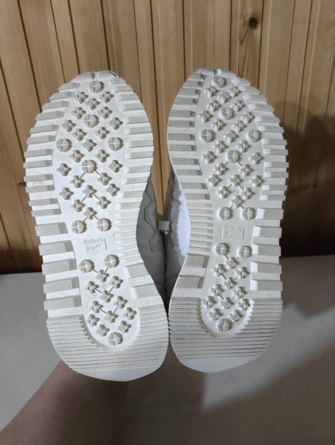 240mm 오니츠카타이거 모아지 스니커즈 상품이미지8