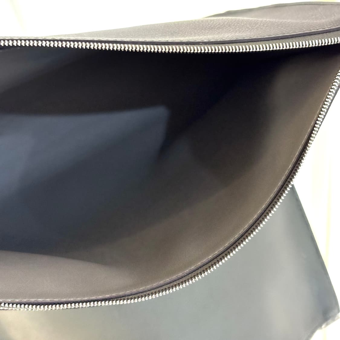 [정품] 에르메스 지펭고 GM 토일리트리 스탠딩 클러치 그리메이어  상품이미지9