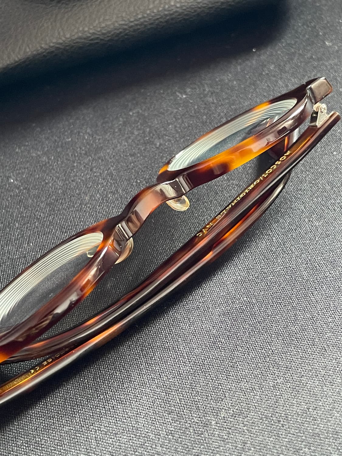 모스콧 졸맨 엠버 톨토이즈 안경테 상품이미지2