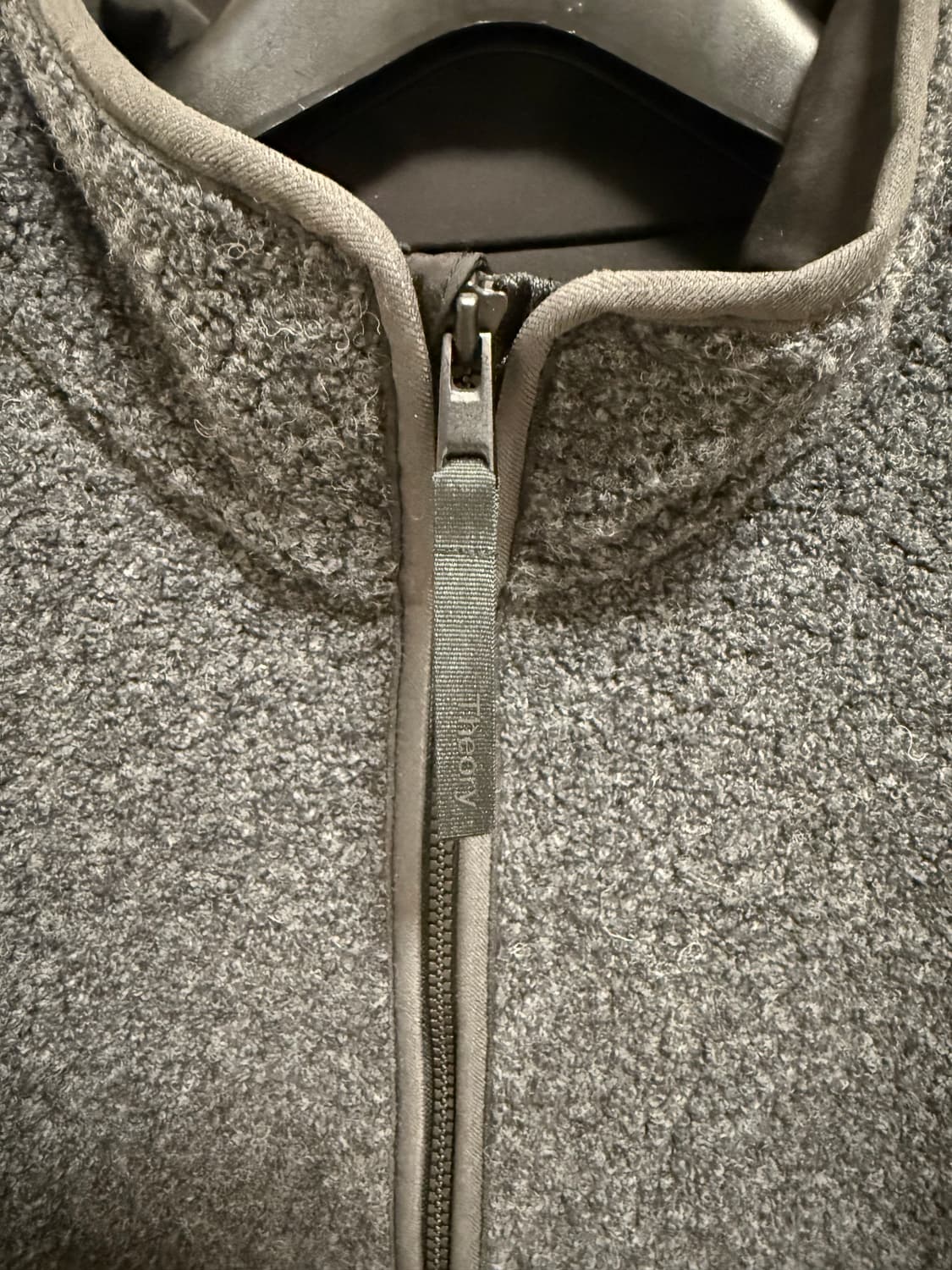 남성 띠어리 플리스 쿼터집업 스웨터 챠콜 M사이즈 상품이미지4