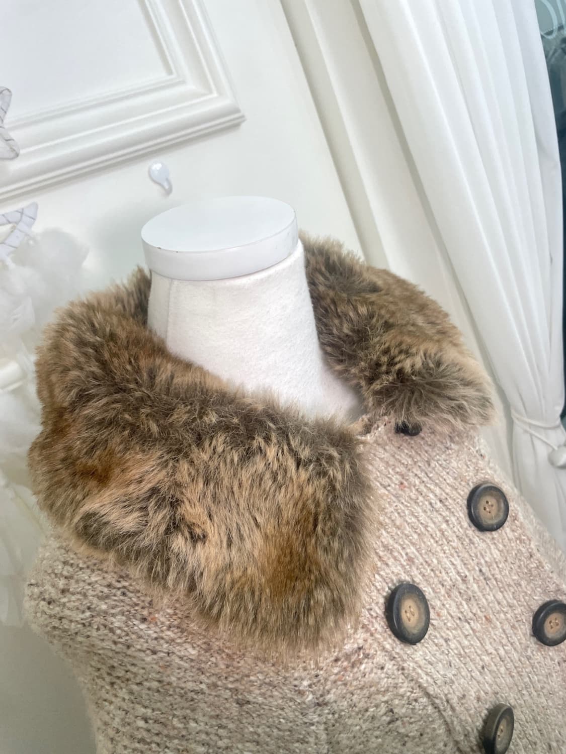 beige fur point double cape cardigan 상품이미지7