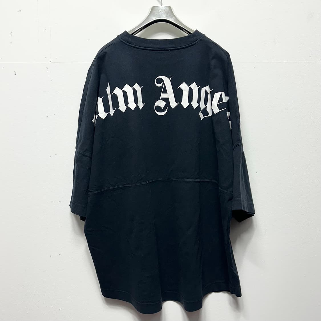 팜엔젤스 넥라인 백로고 티셔츠  상품이미지1