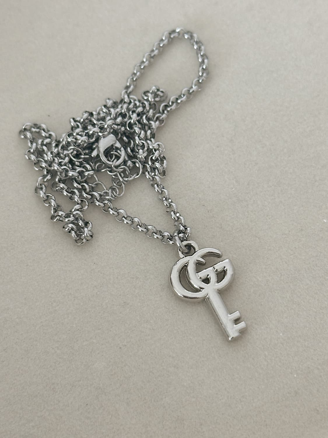 구찌 키 팬던트 실버 목걸이 상품이미지1