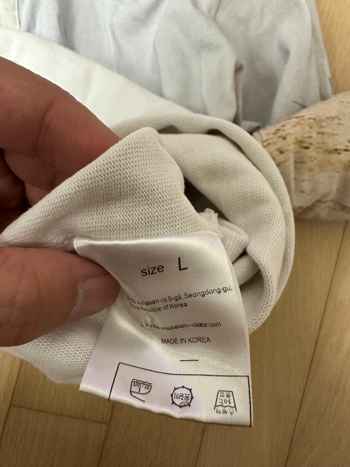 [L] 더 뮤지엄 비지터 롱슬리브 상품이미지2