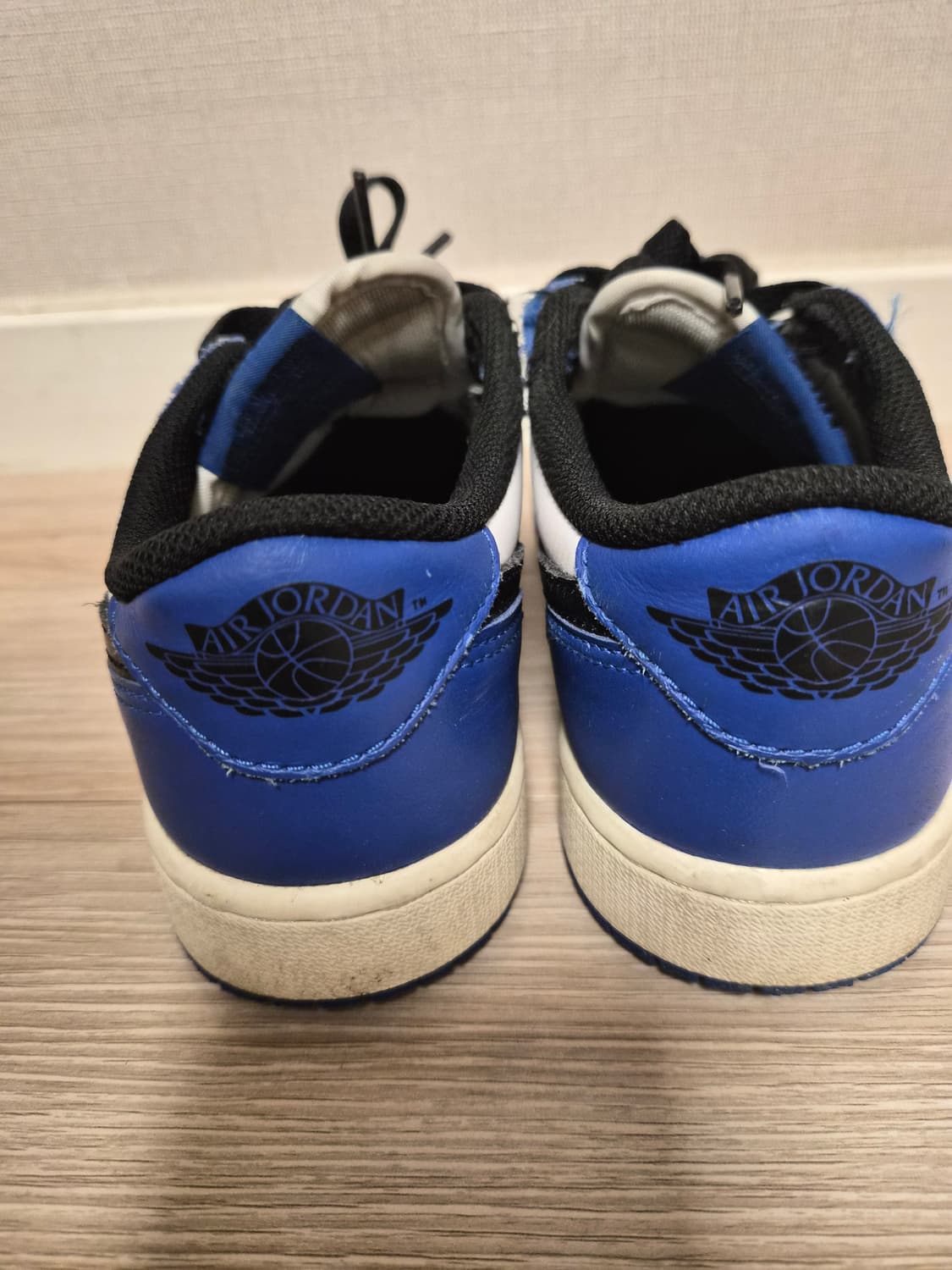 나이키 에어 조던 1 로우 로얄토 상품이미지3