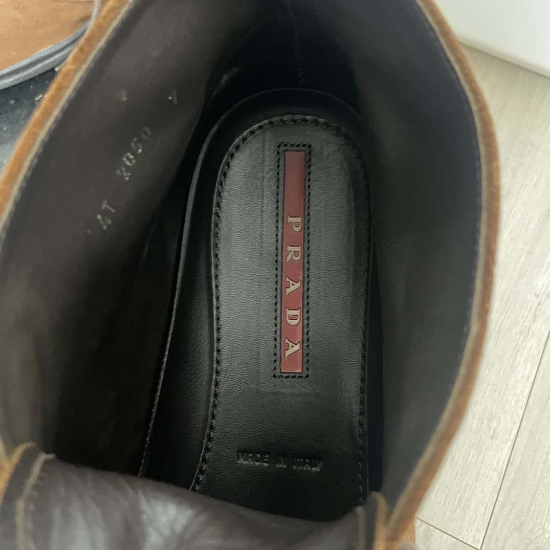 프라다 스웨이드 처카 부츠 상품이미지3