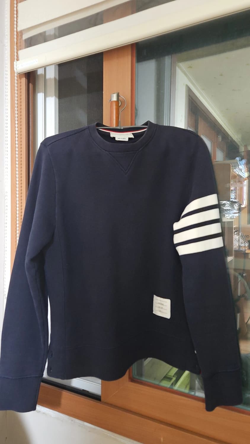 톰브라운 사선 맨투맨 2사이즈 상품이미지1