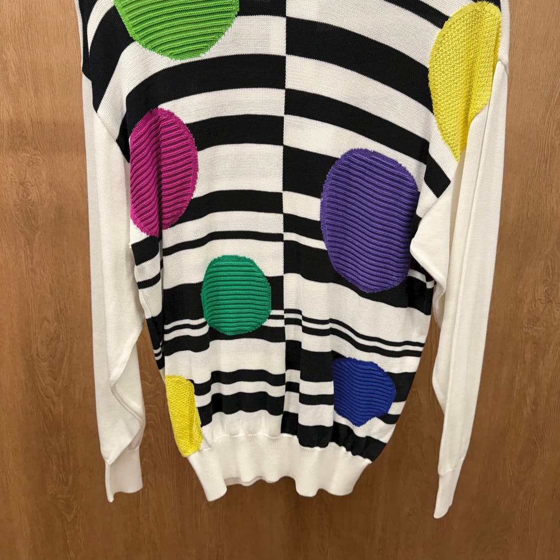 겐조 골프 크루넥 긴팔 울 니트 스웨터 기하학 패턴 시보리 디테일 화이트 상품이미지5