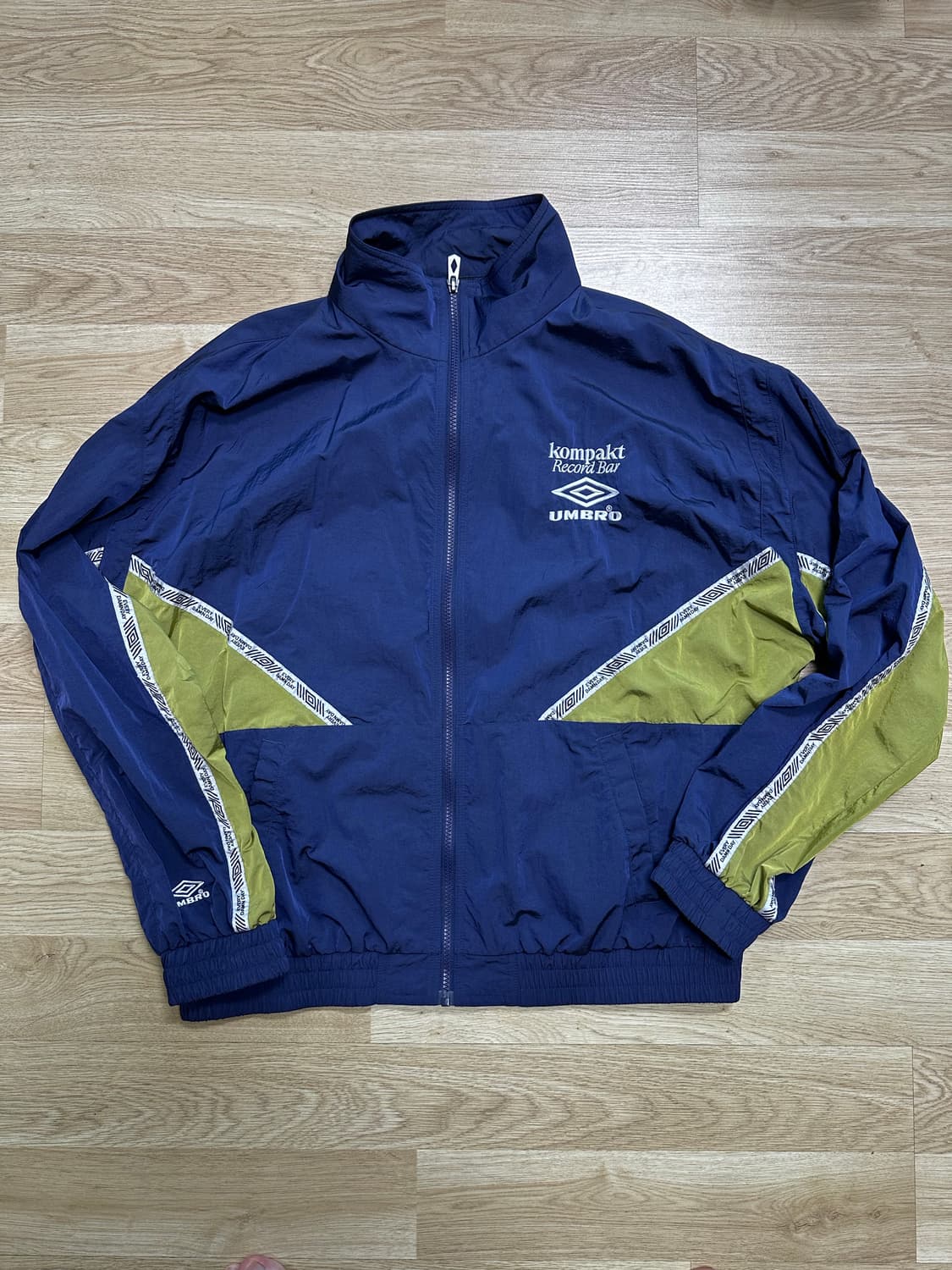 kompakt recordbar x umbro 웜업자켓 105size 상품이미지1