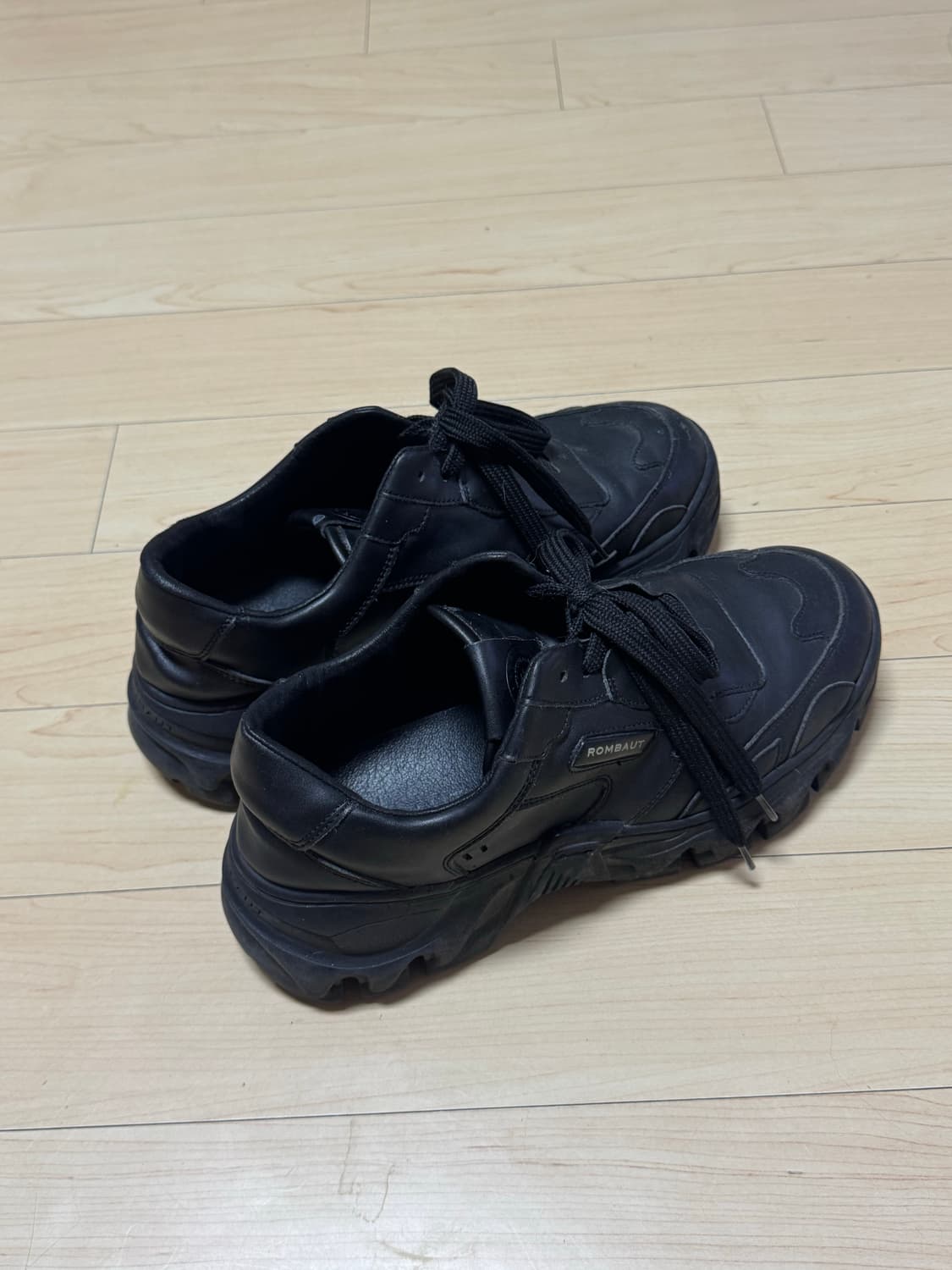 롬바웃 42사이즈 판매합니다 상품이미지2