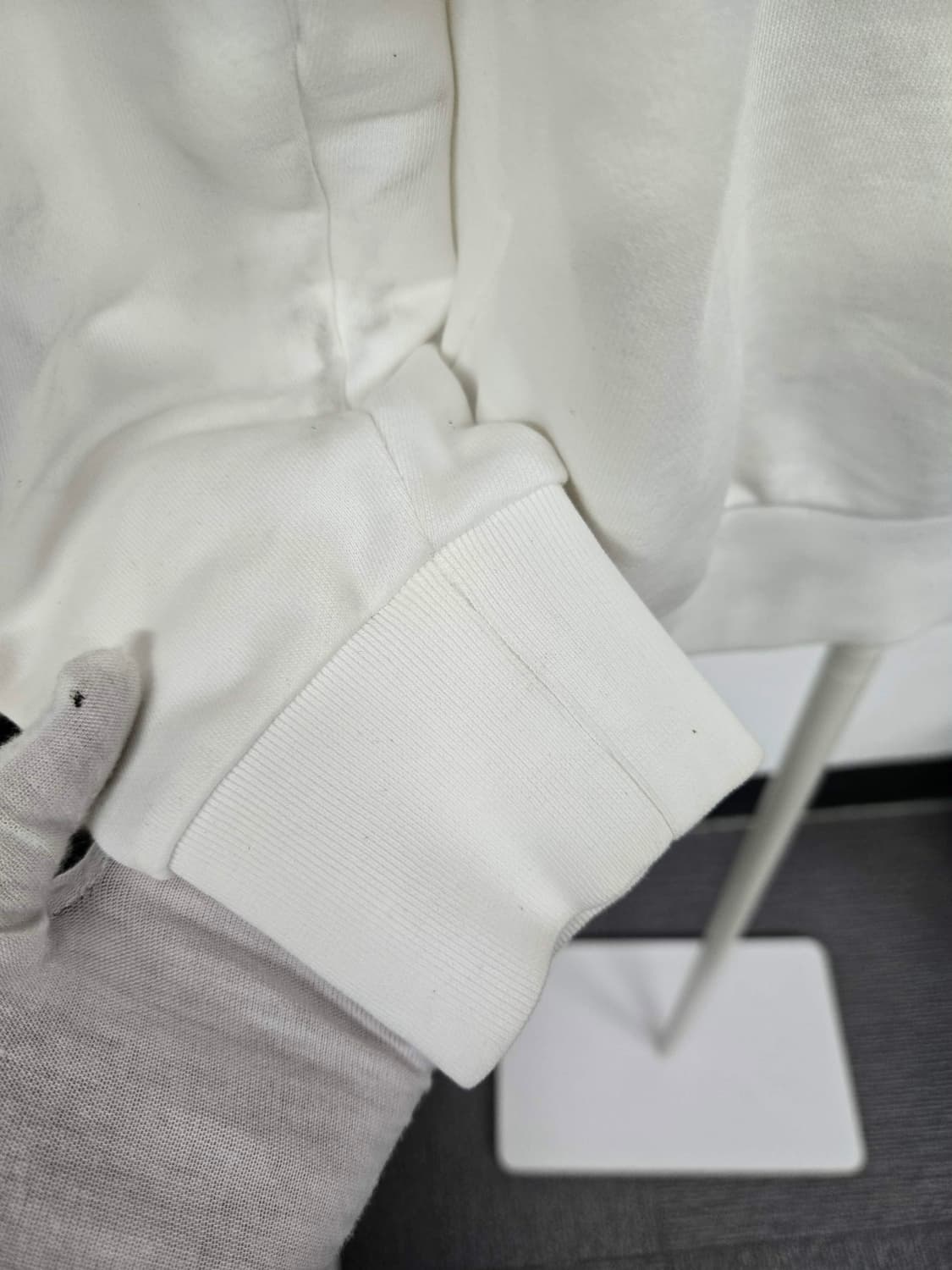 [보증서 정품] 몽클레어 빅로고 맨투맨 상품이미지4