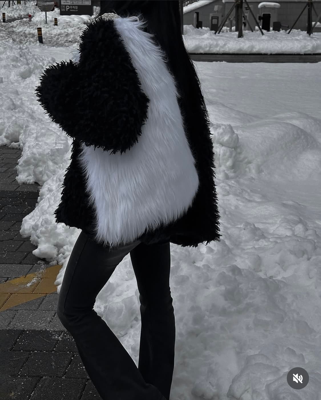 므넴 puppy fur bag (white)-배송비 무료,수수료x 상품이미지3