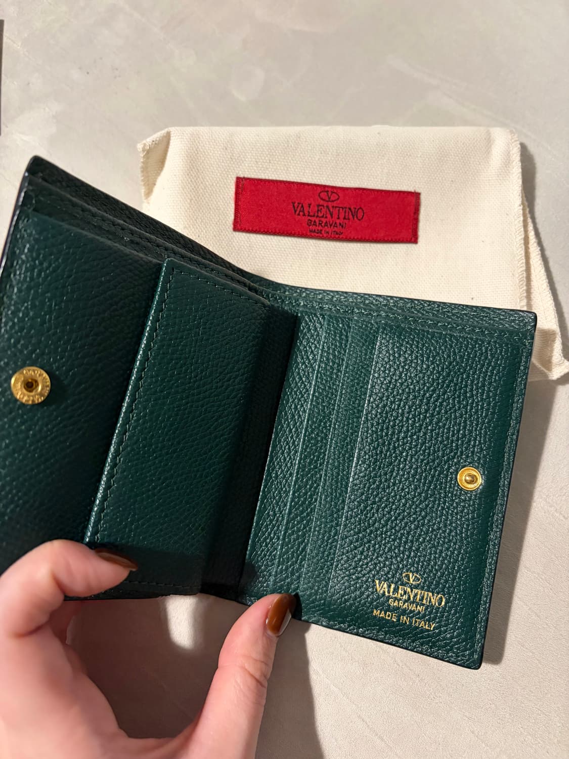발렌티노 V로고 반지갑 / 상태 S급 상품이미지5