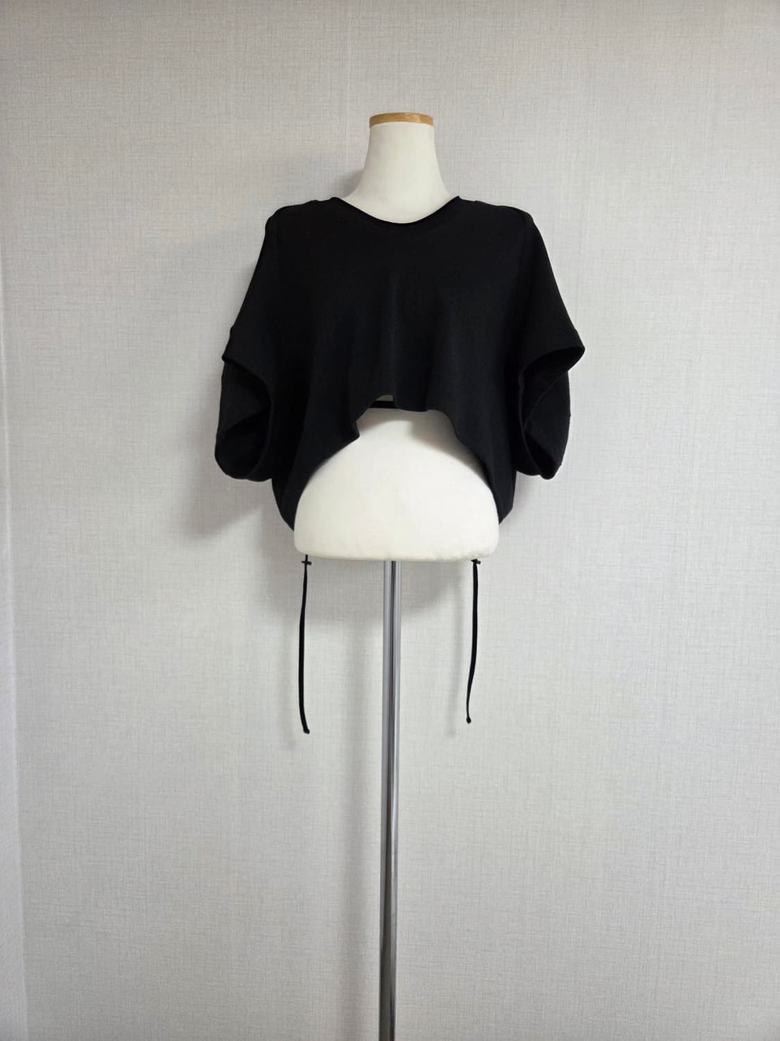 온앤온 크롭티 상품이미지1