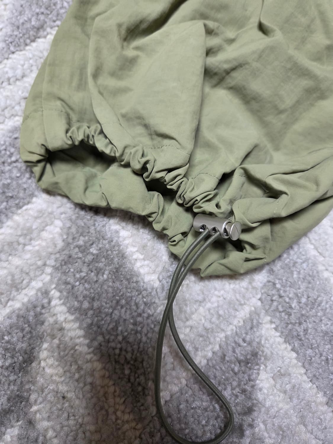 미드나잇무브
카키 카고 나일론 조거팬츠 상품이미지5