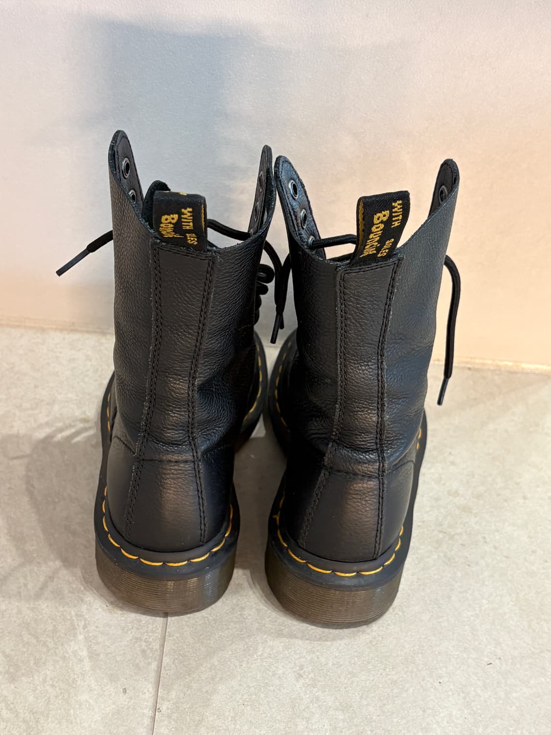 닥터마틴 1490 10홀 부츠 220 uk3 상품이미지4