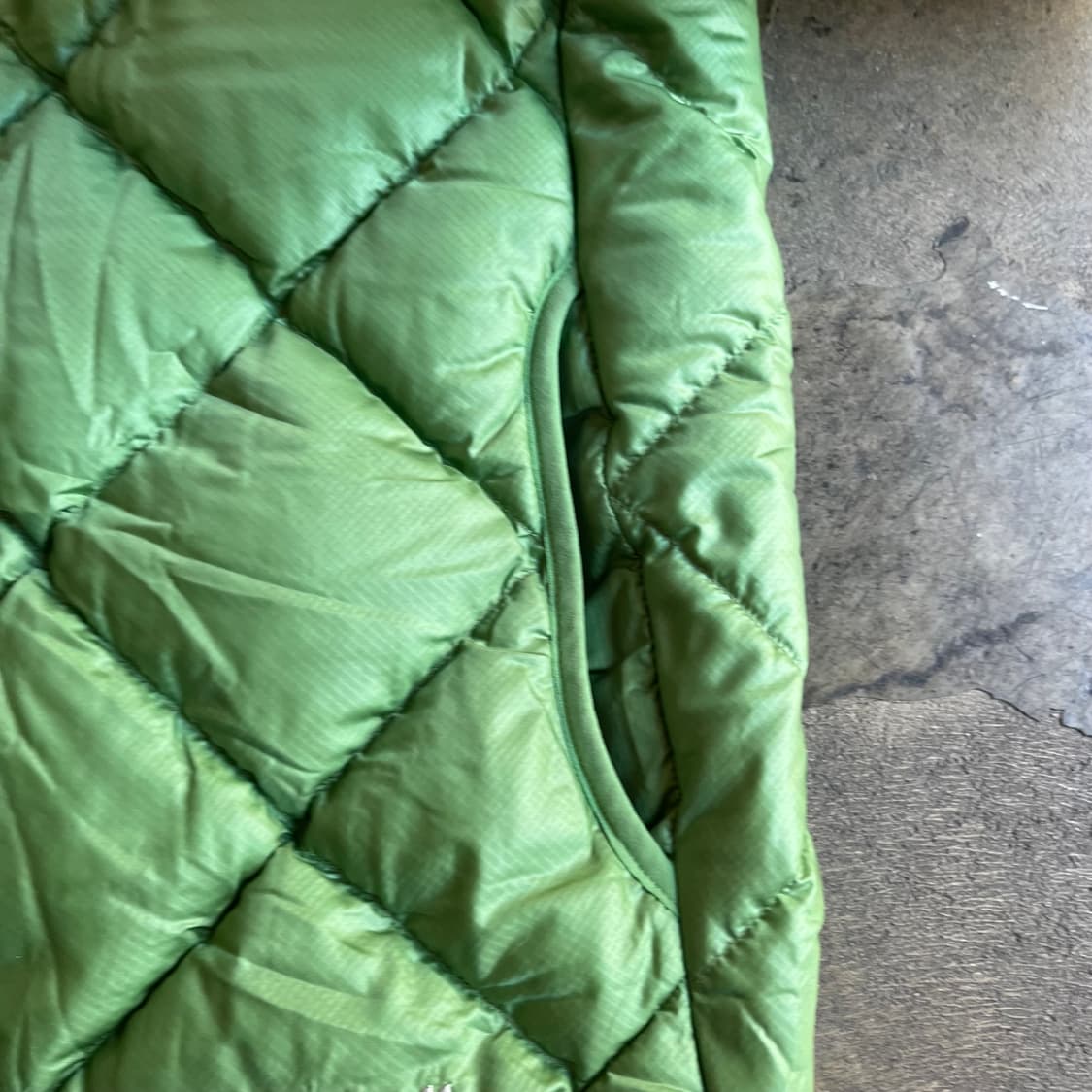 몽벨 퀼팅 그린 경량 패딩 상품이미지3