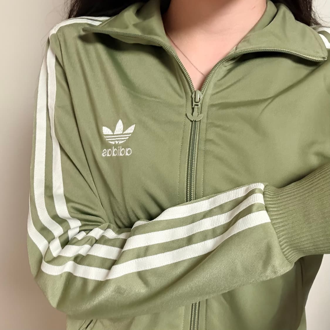 유일매물 아디다스 카키 올리브 져지 트랙탑 상품이미지1