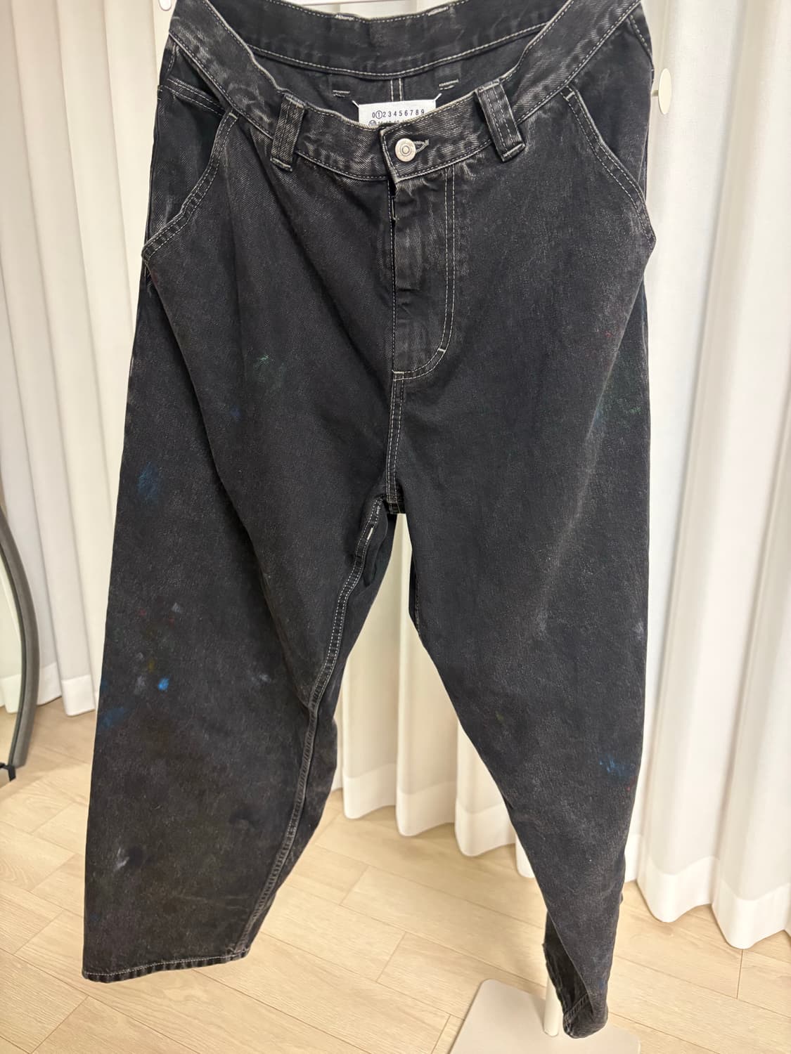 마르지엘라 페인팅 데님 팬츠 블랙 상품이미지1