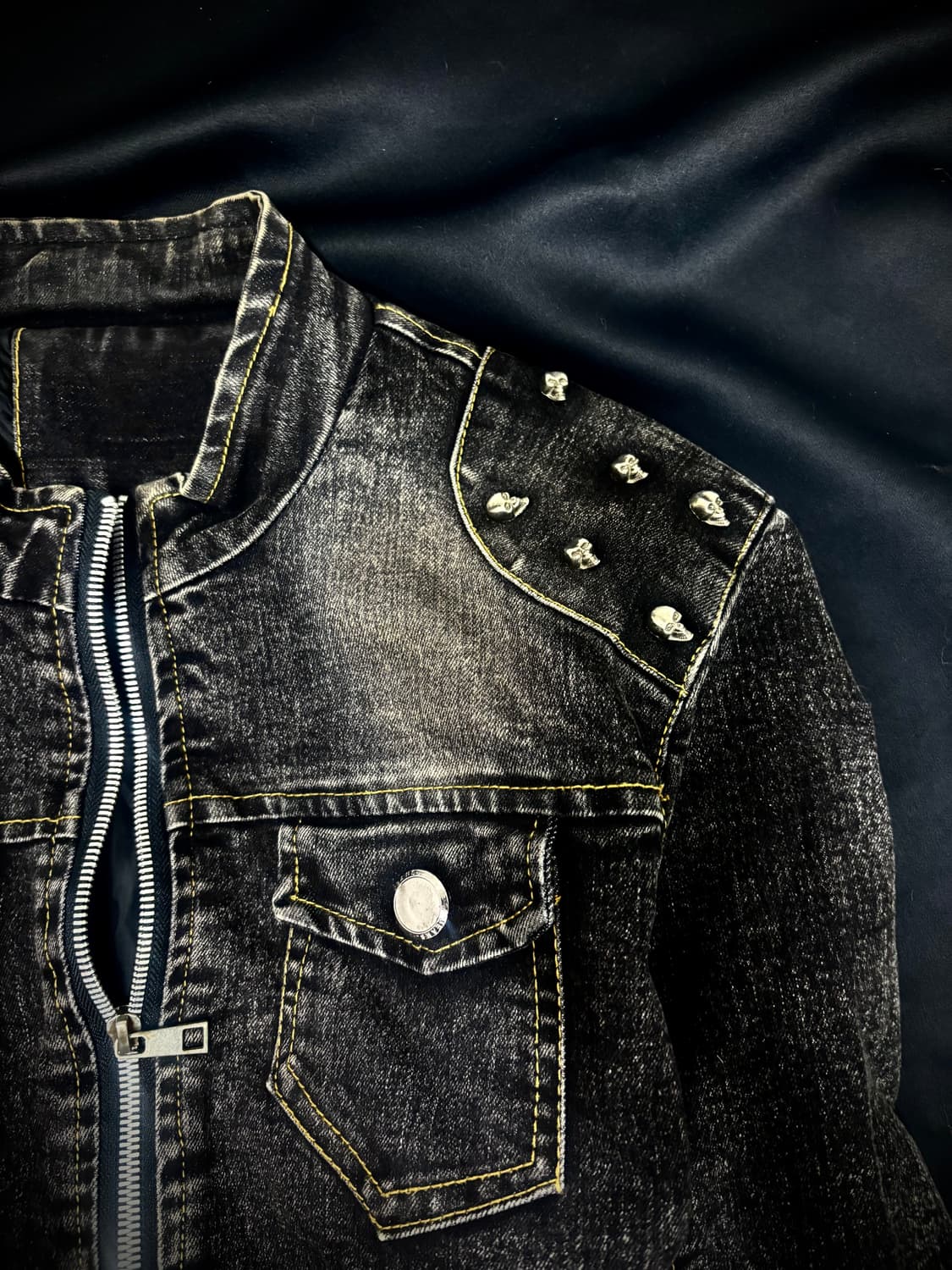 Skull Stud Washed Denim Jacket 상품이미지8