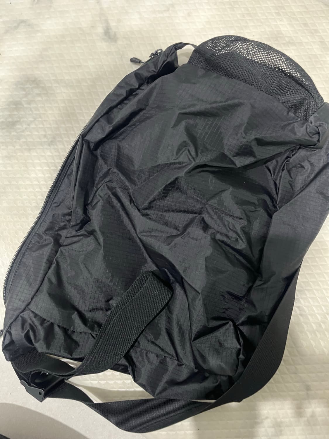 몽벨 포켓터블 라이트 숄더백 크로스백 M 블랙 상품이미지2