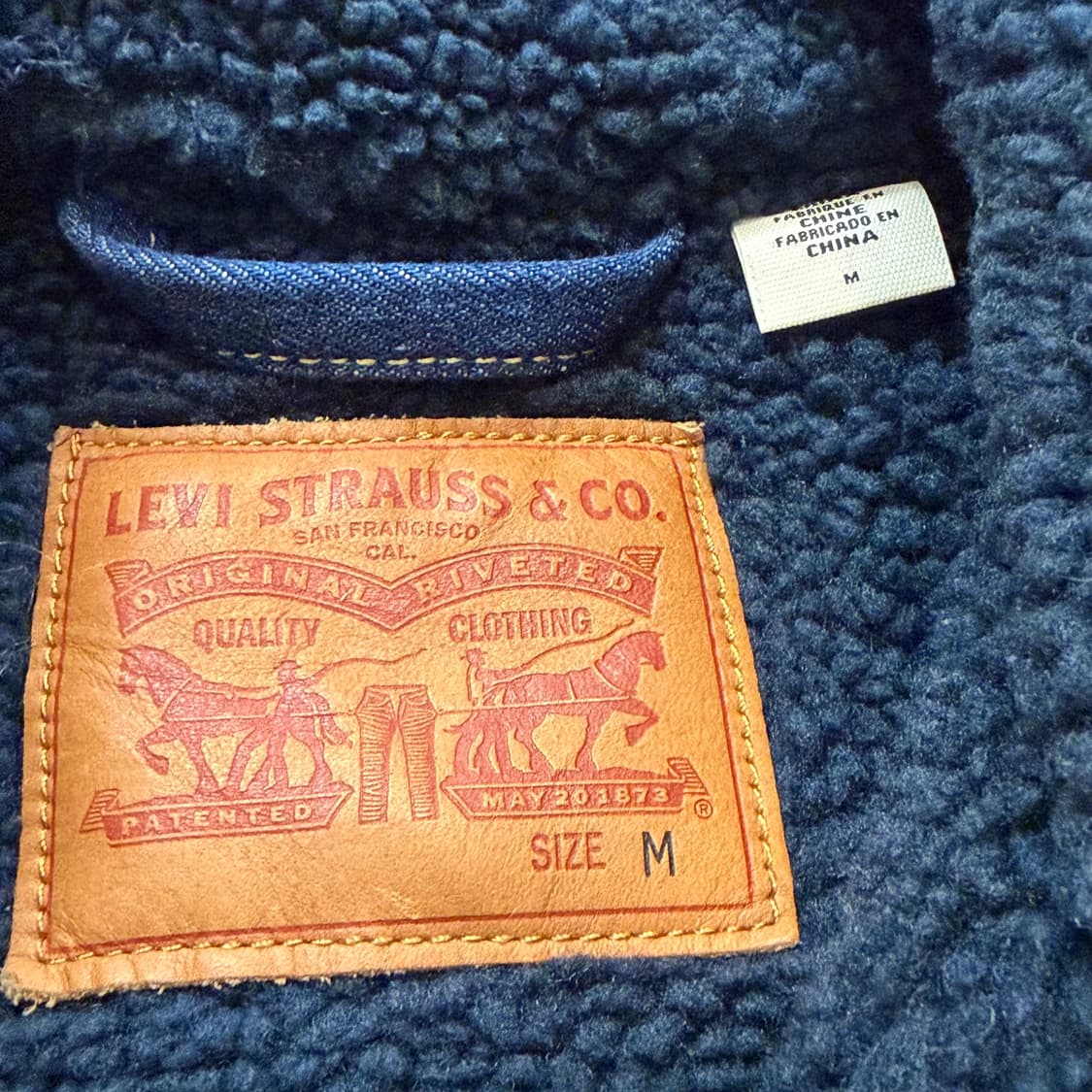 Levi’s 블랭크 탭 쉐르파 트러커 자켓 상품이미지3