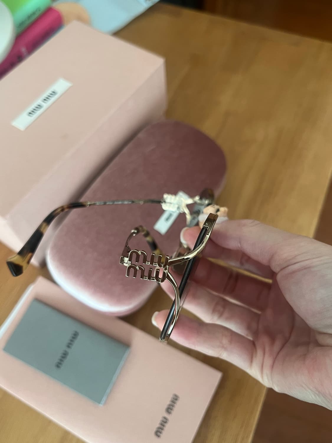 미우미우 호피 로고 선글라스 상품이미지2