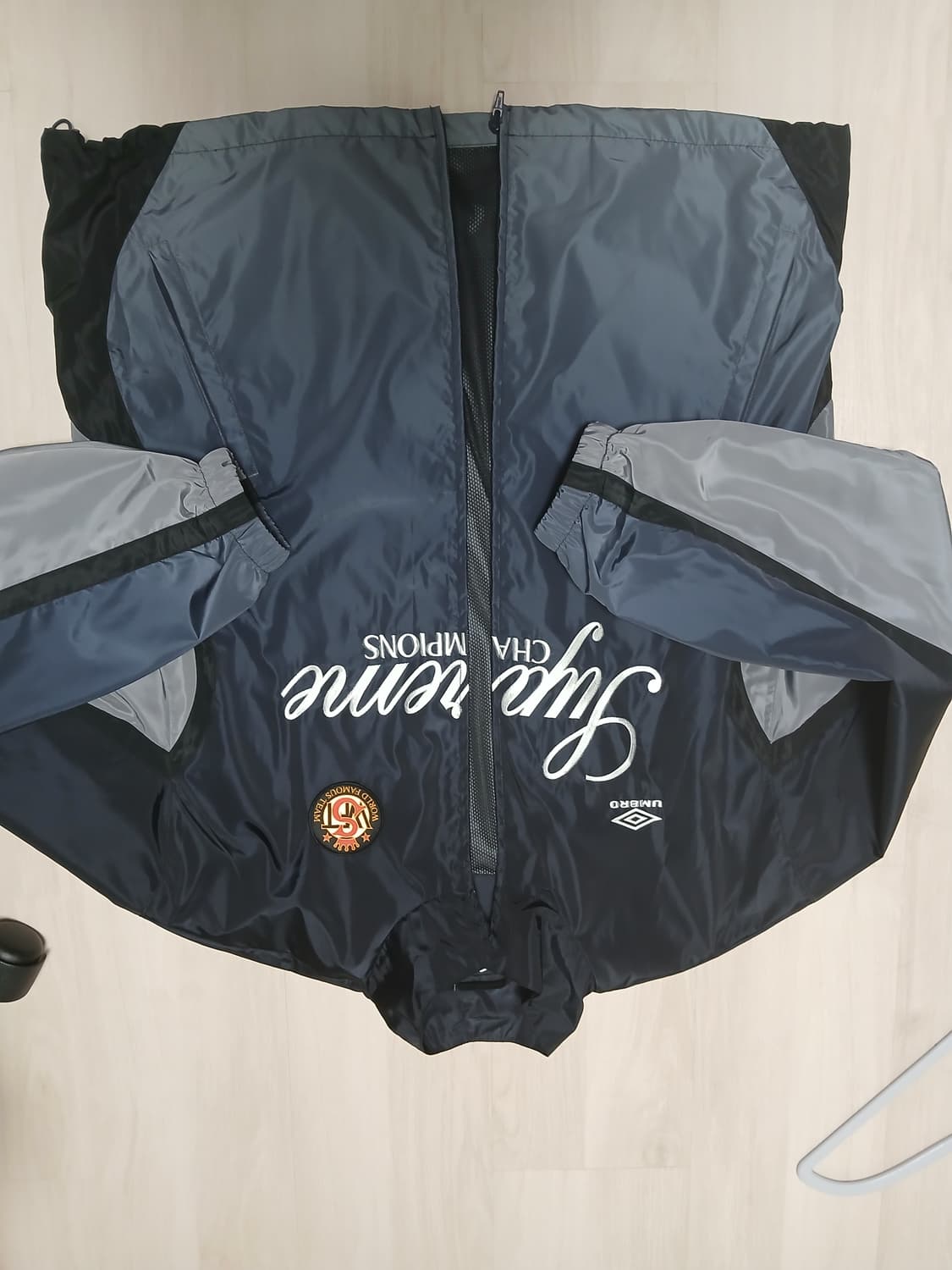 슈프림X엄브로 트랙자켓 상품이미지2