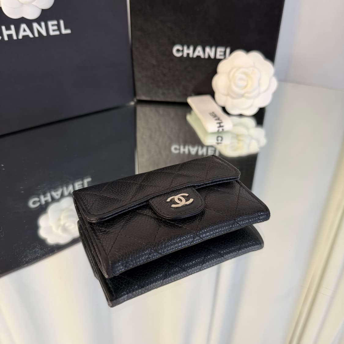 [정품] 샤넬 클래식 카드 홀더 그레인드 카프스킨 & 실버 메탈 블랙 상품이미지3