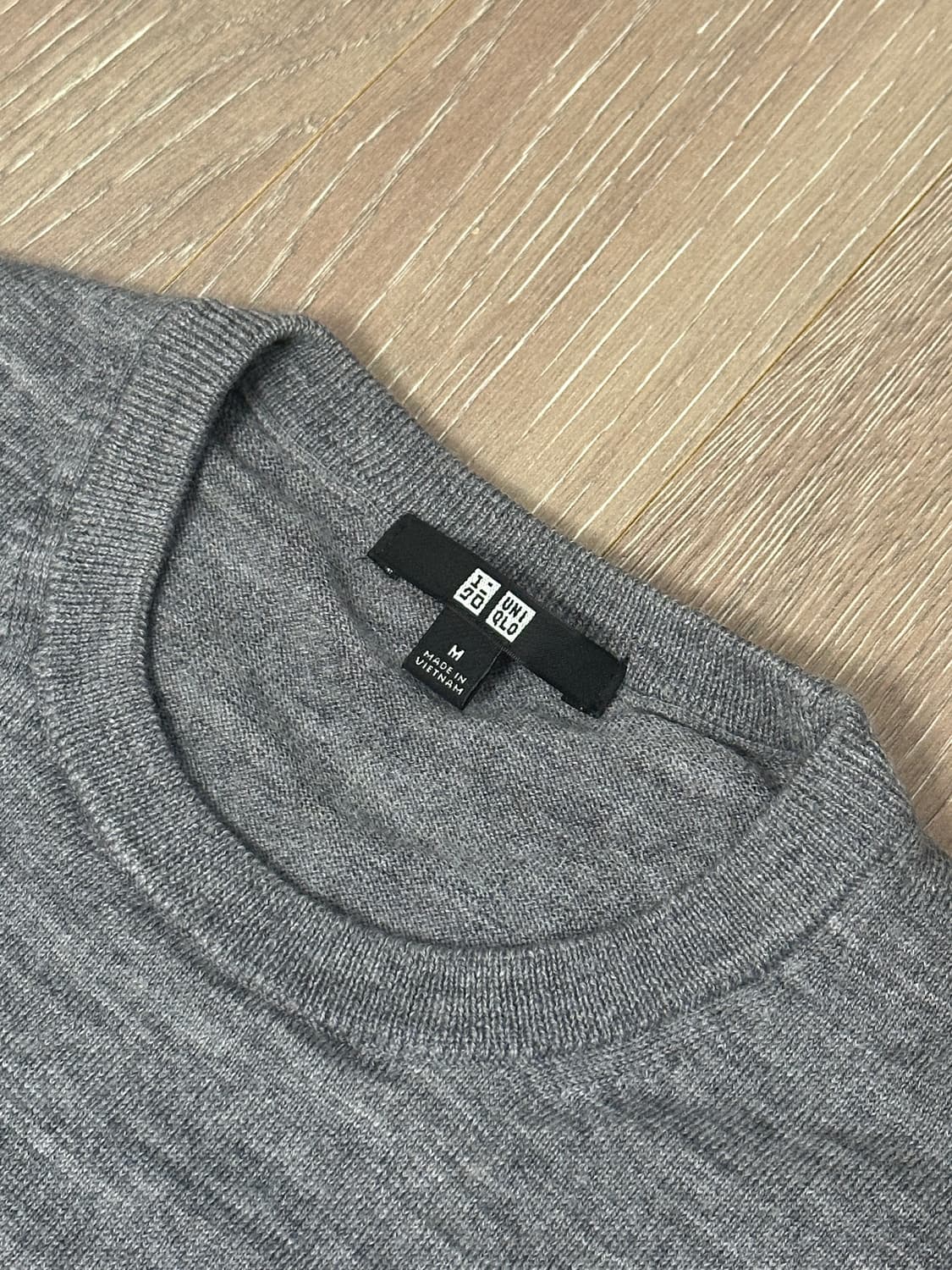 유니클로 메리노크루넥스웨터 그레이 M 사이즈 상품이미지2