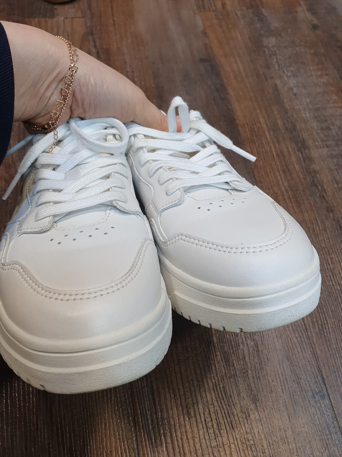 상태최상)디스커버리 COURT ON 흰색 운동화 245mm 상품이미지4