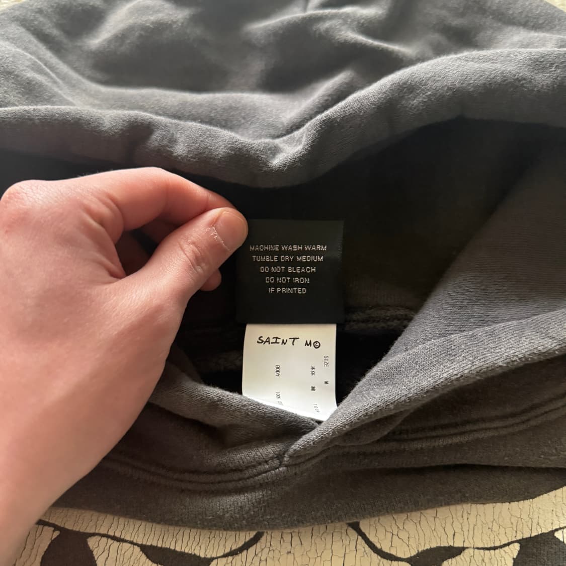 세인트미카엘 후드티 상품이미지3