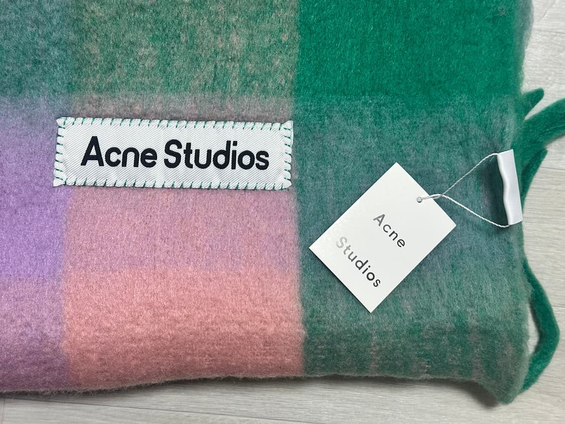 아크네스튜디오 모헤어 체크 머플러 상품이미지1