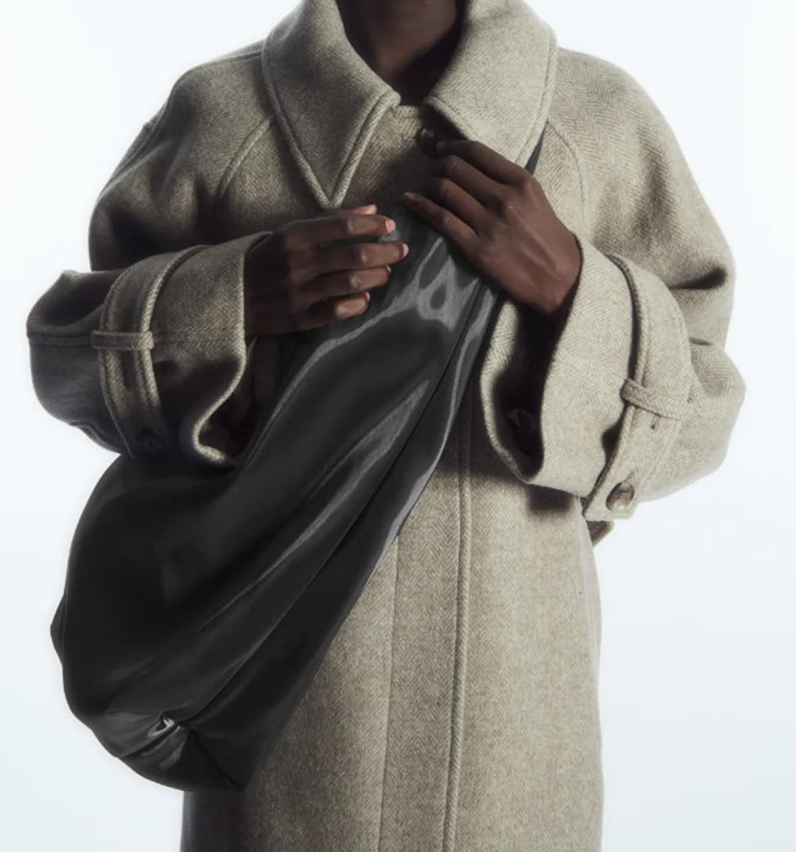 COS 하이샤인 숄더백 상품이미지2