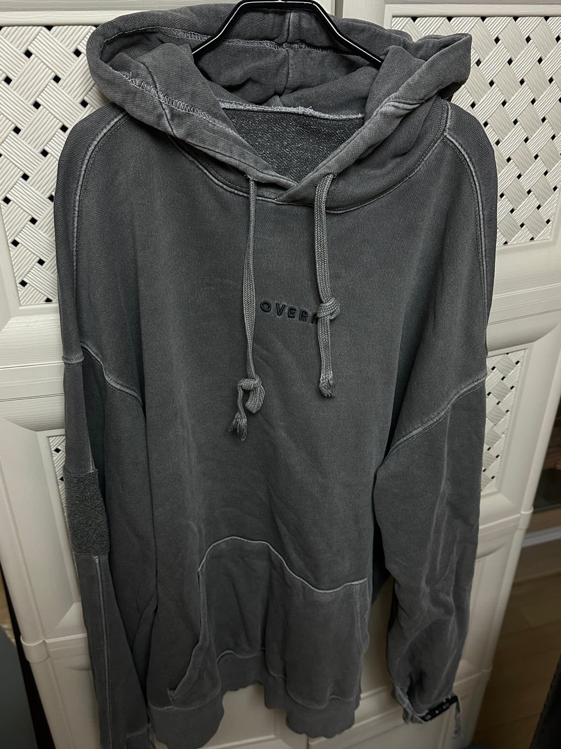 OVR 후드티 챠콜 그레이 버클 디테일 2사이즈 상품이미지1