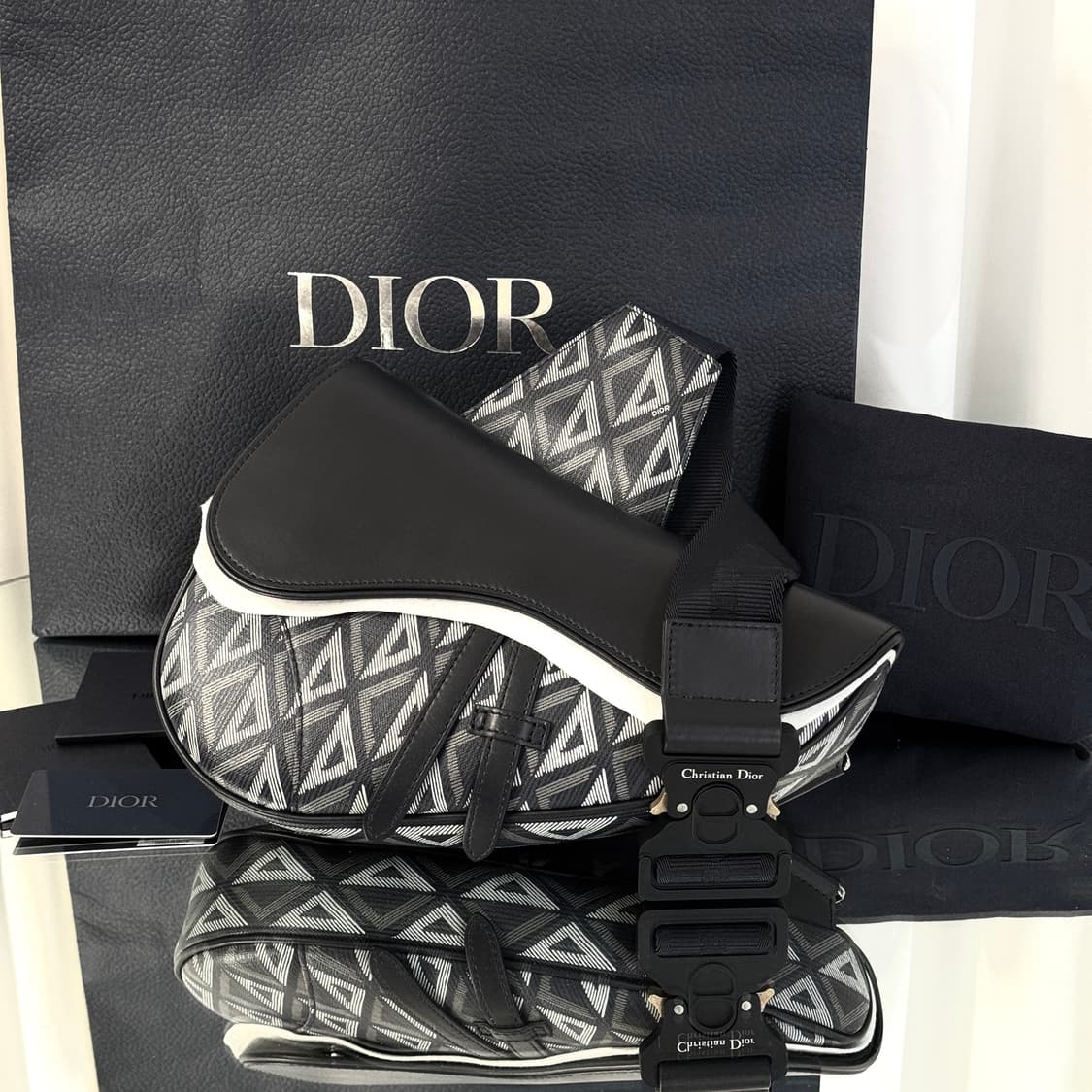 [새상품] 디올 다이아몬드 새들백 미디움 상품이미지1