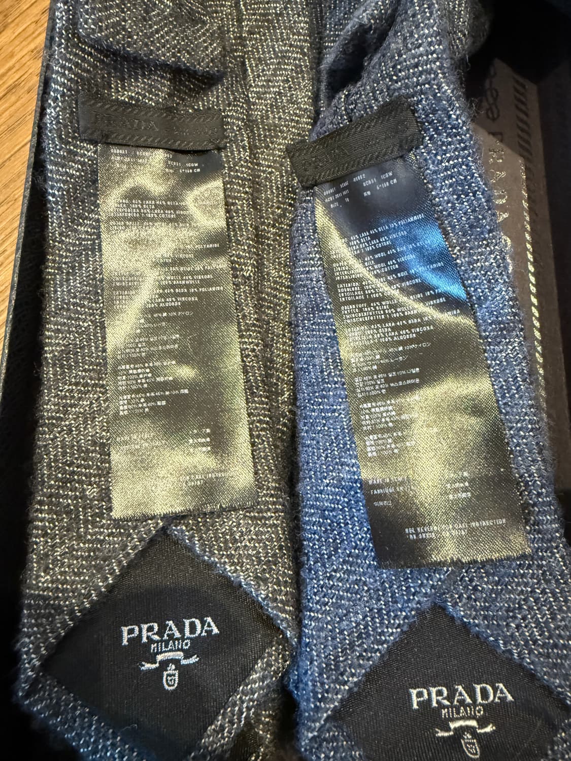 프라다 양모넥타이 2개 세트 (케이스포함) 상품이미지2