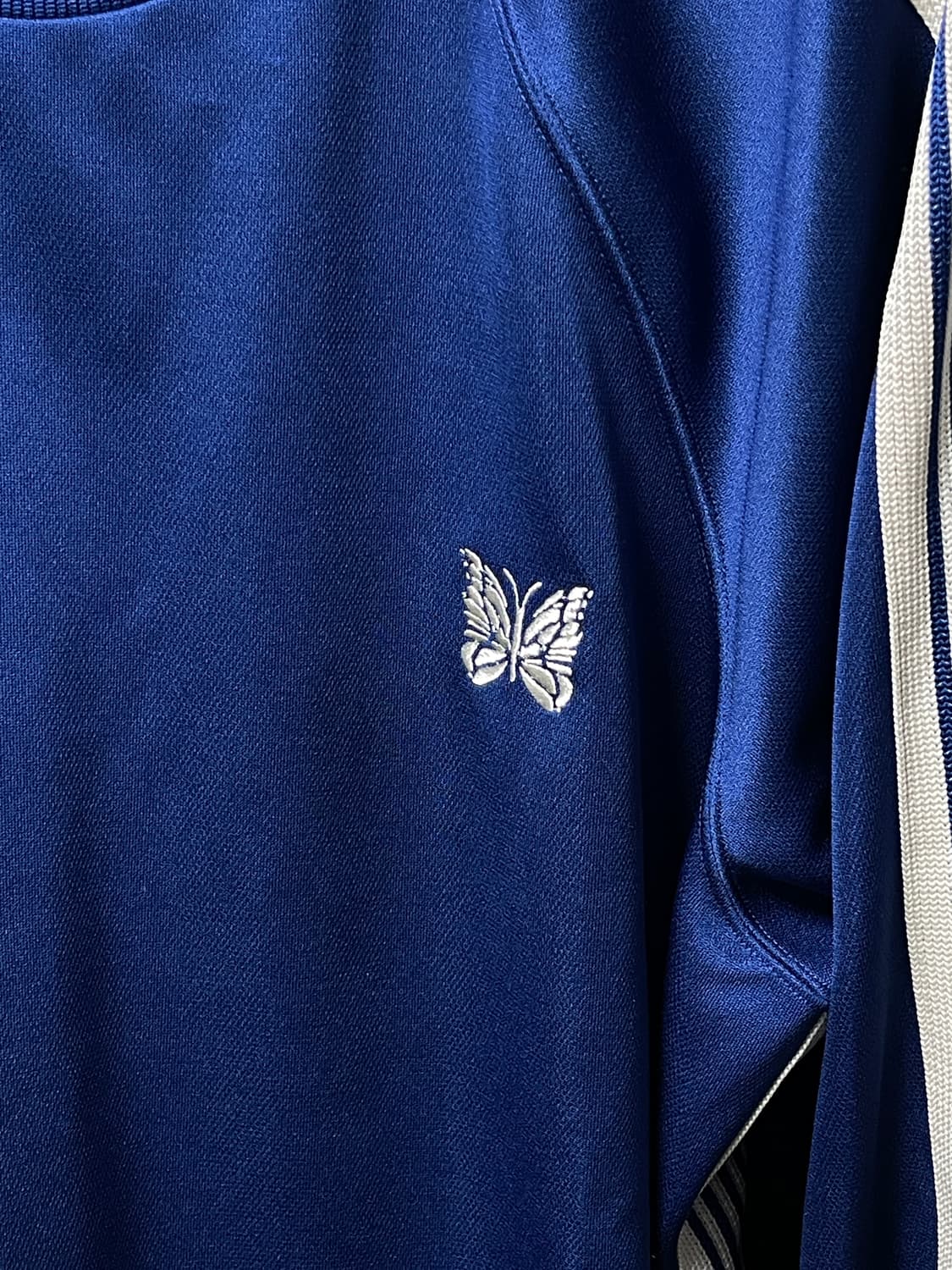 니들스 맨투맨 상의 로얄블루 m 사이즈 상품이미지2